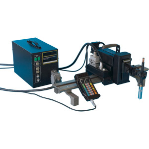 Compact arc welding robot